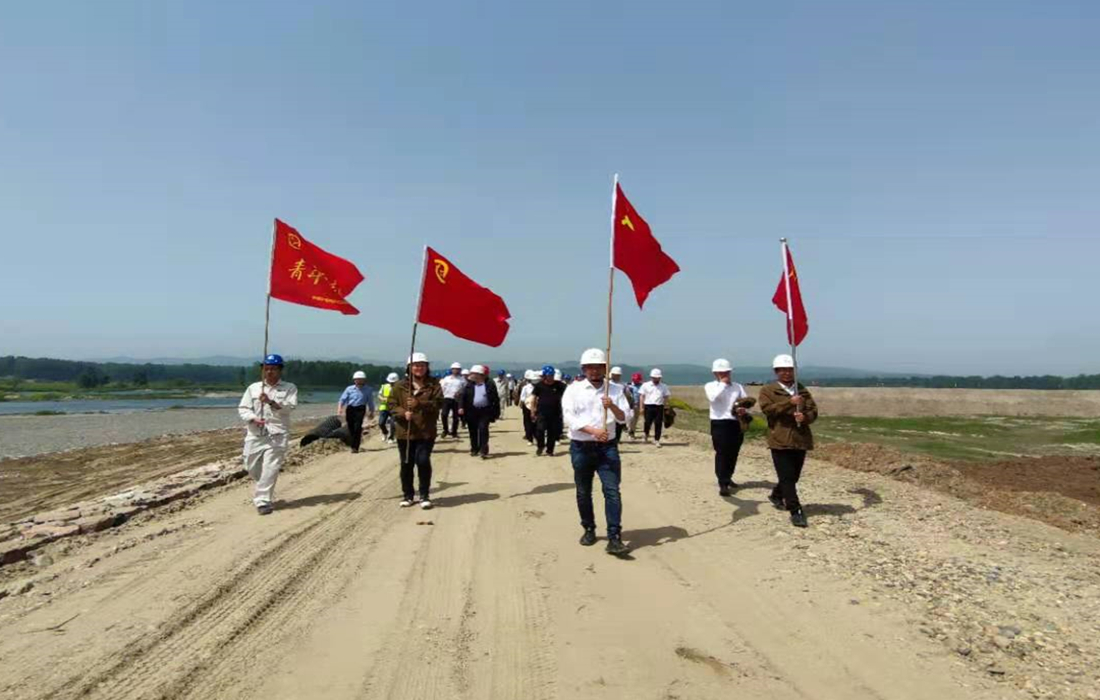 2.徒步走.jpg 2.徒步走.jpg