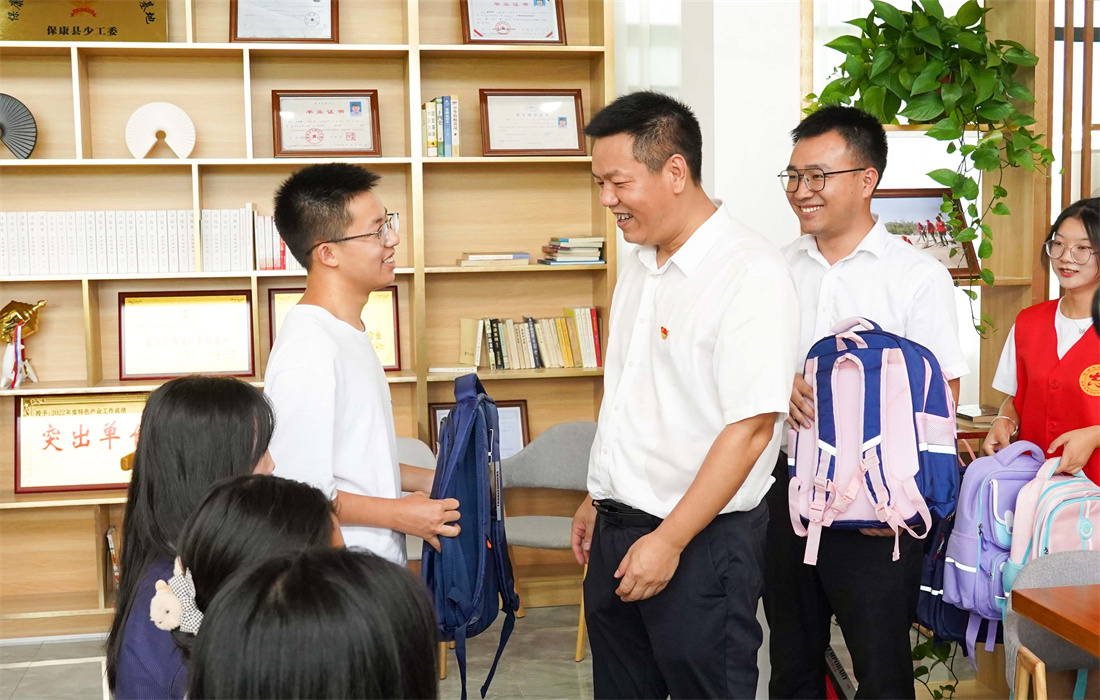 赠送礼品.jpg 赠送礼品.jpg