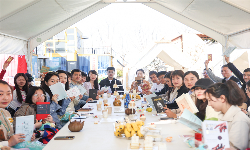 读书会活动现场 (3).jpg 读书会活动现场 (3).jpg