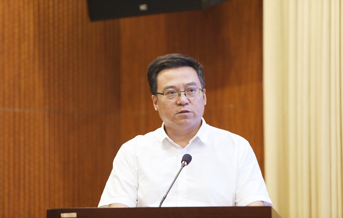 刘刚总总结发言.JPG