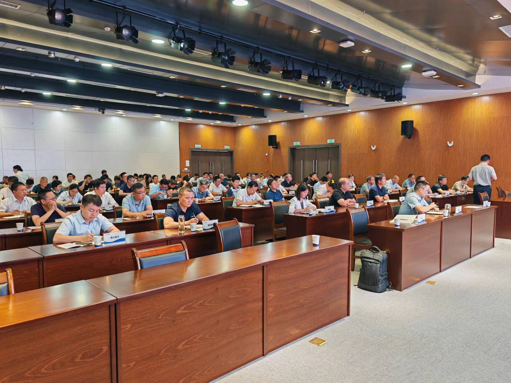 照片1.jpg 照片1.jpg