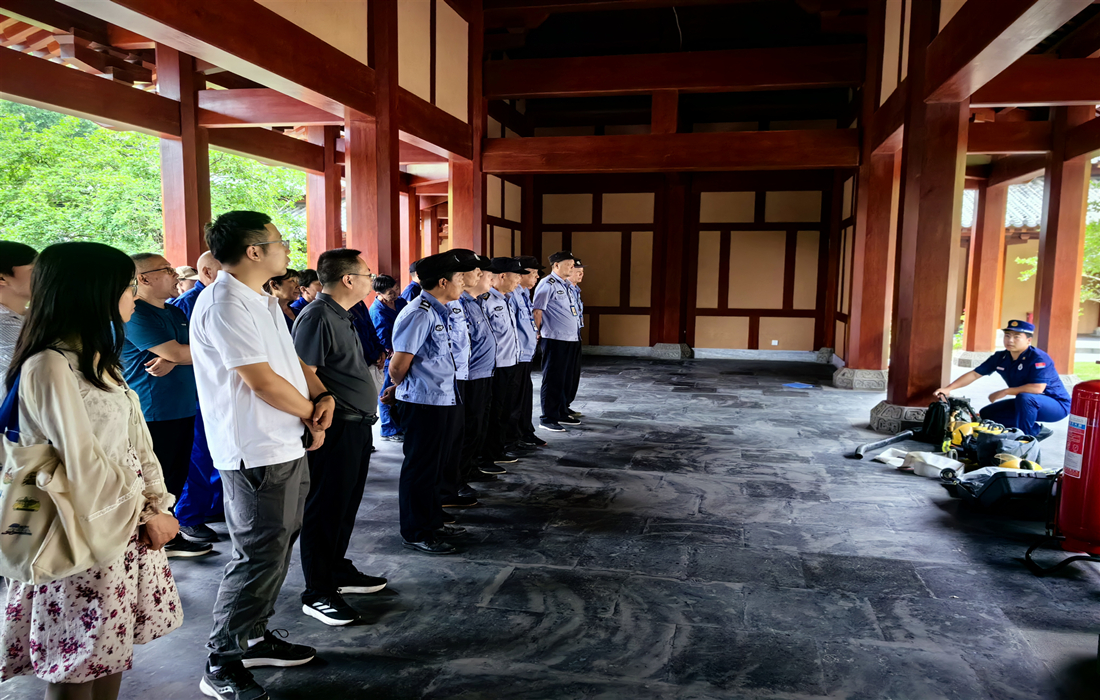 01 (1).jpg 01 (1).jpg