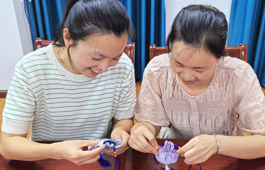 香囊2.jpg 香囊2.jpg