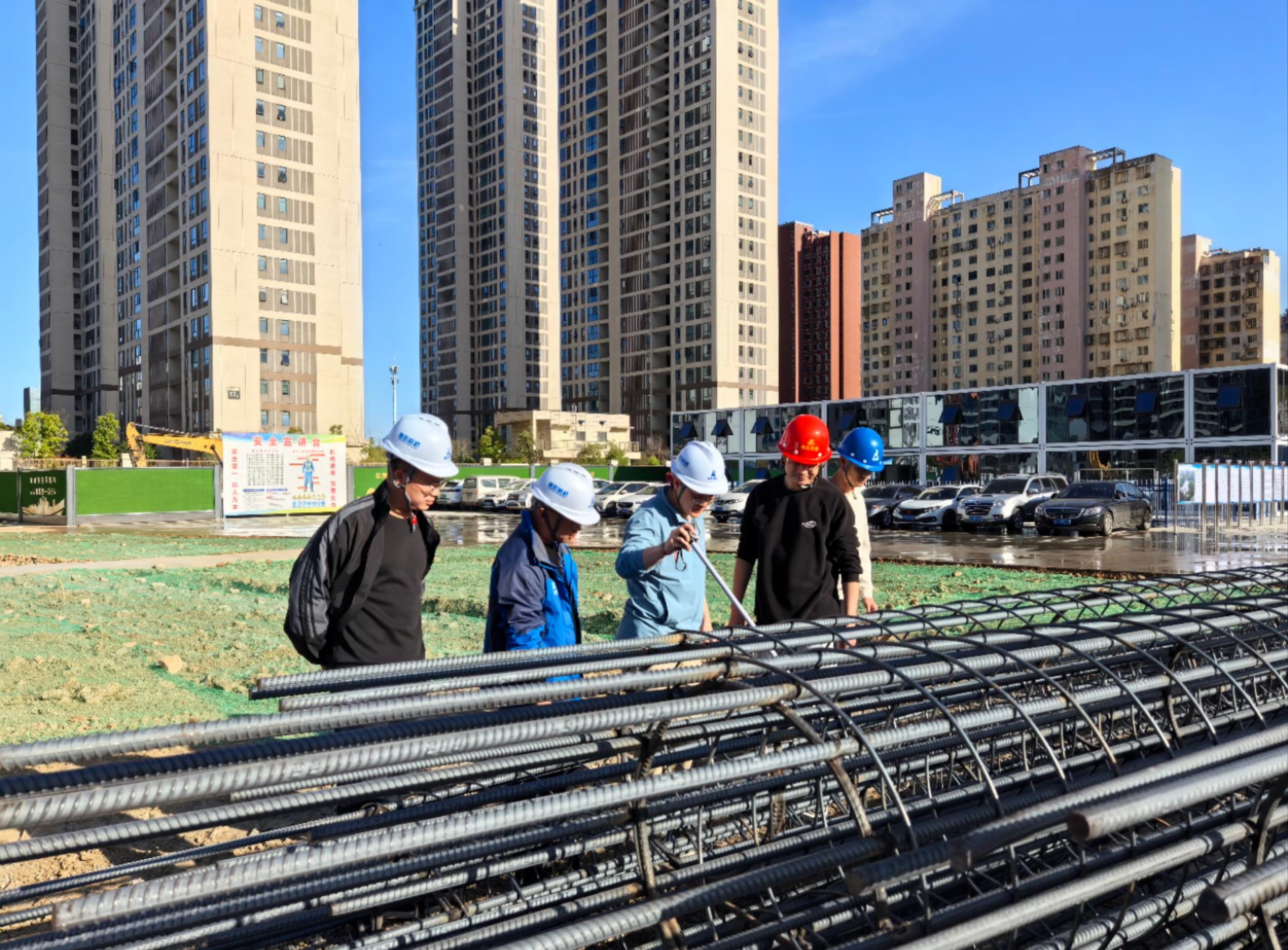 现场监督照片2.jpg 现场监督照片2.jpg